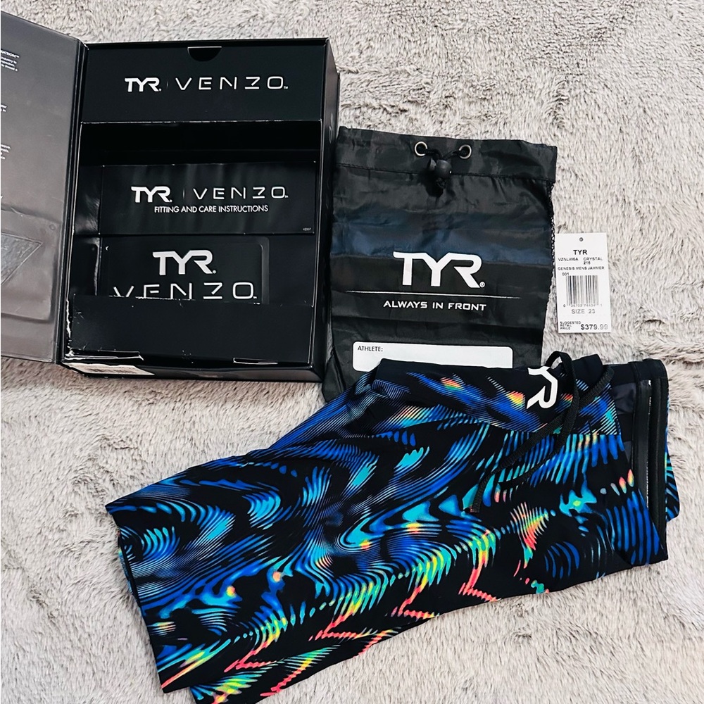 Tyr Venzo Genesis, Male size 23